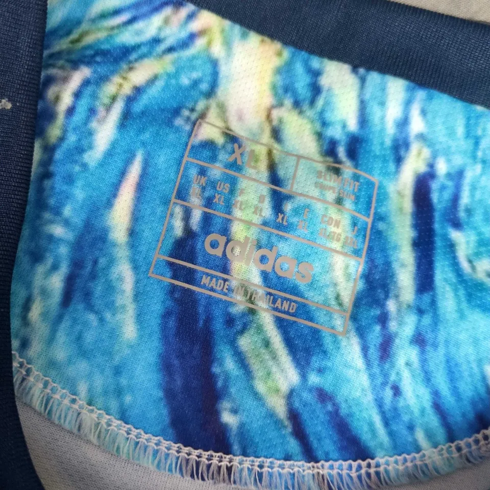 AJAX AMSTERDAM ADIDAS FOOTBALL SHIRT – ZIGGO SPONSOR, STARRY NIGHT PRINT, SIZE XL