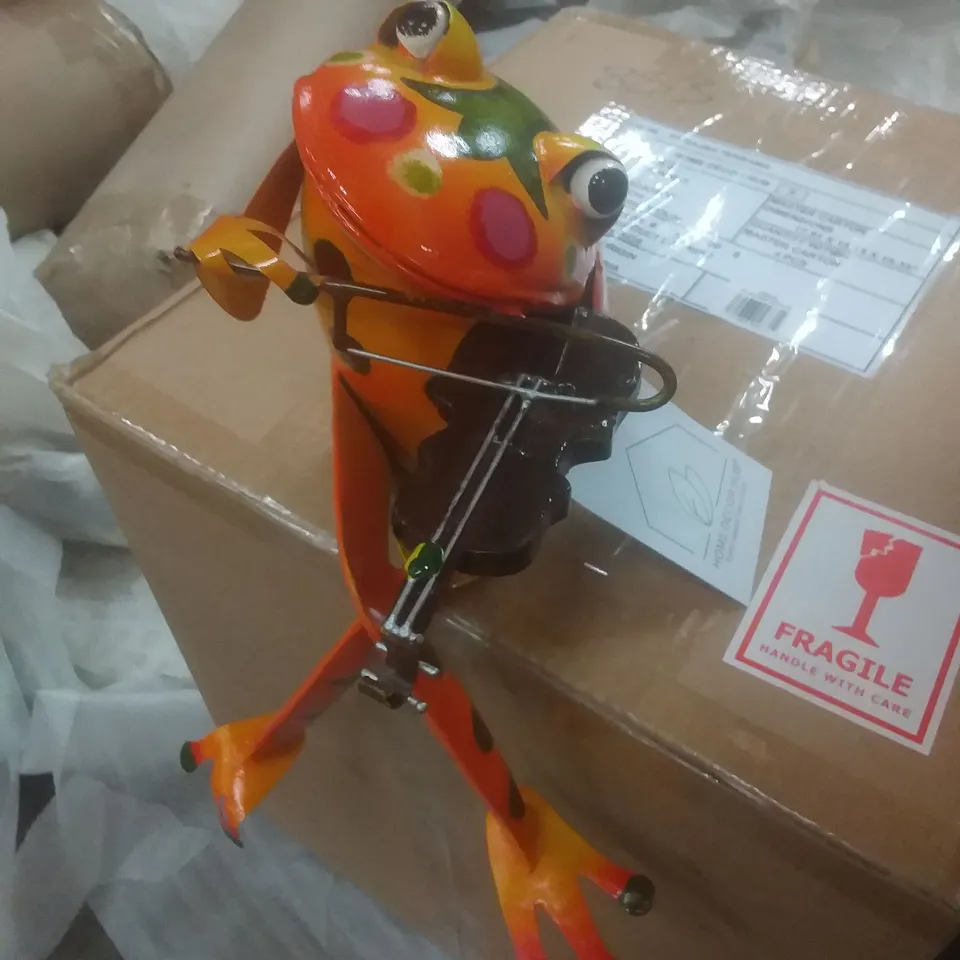 BRAND NEW BOXED FROG PLAYING VIOLIN
