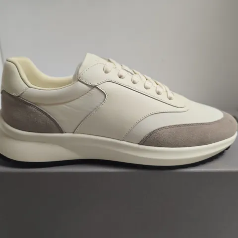  BOXED PAIR OF LEGEND BEIGE & WHITE FORMA RUNNER SNEAKERS – UK 9