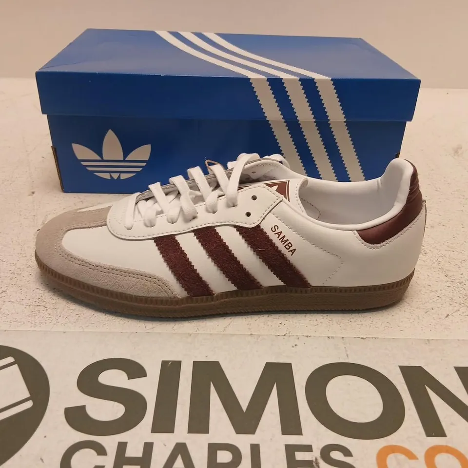 ADIDAS SAMBA OG J TRAINERS – WHITE/BROWN, UK 6.5 (US 7, EU 40) – BOXED