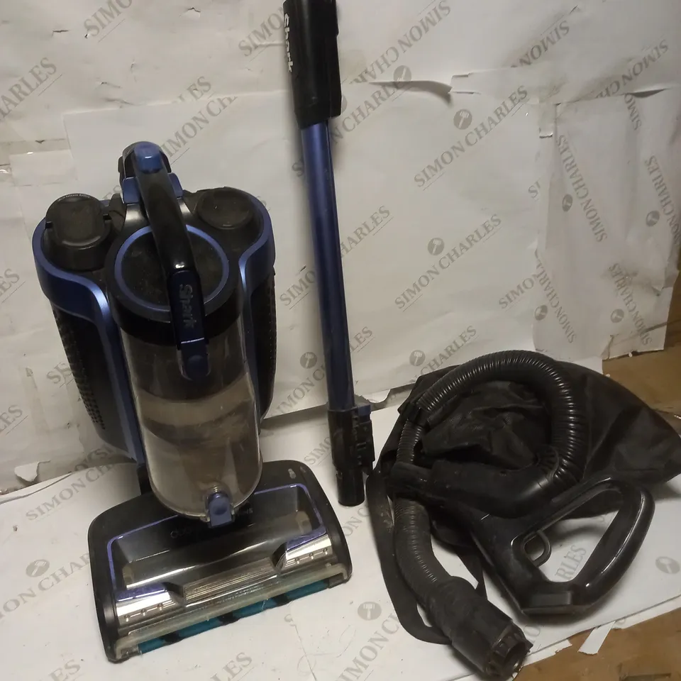 SHARK ICZ300UK CORDLESS UPRIGHT VACUUM CLEANER, BLUE
