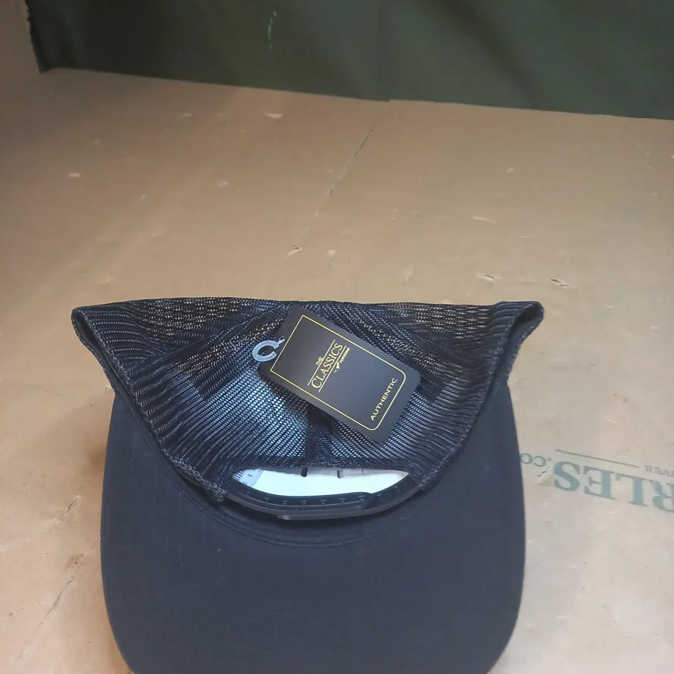 CLASSIC RETRO TRUCKER CAP