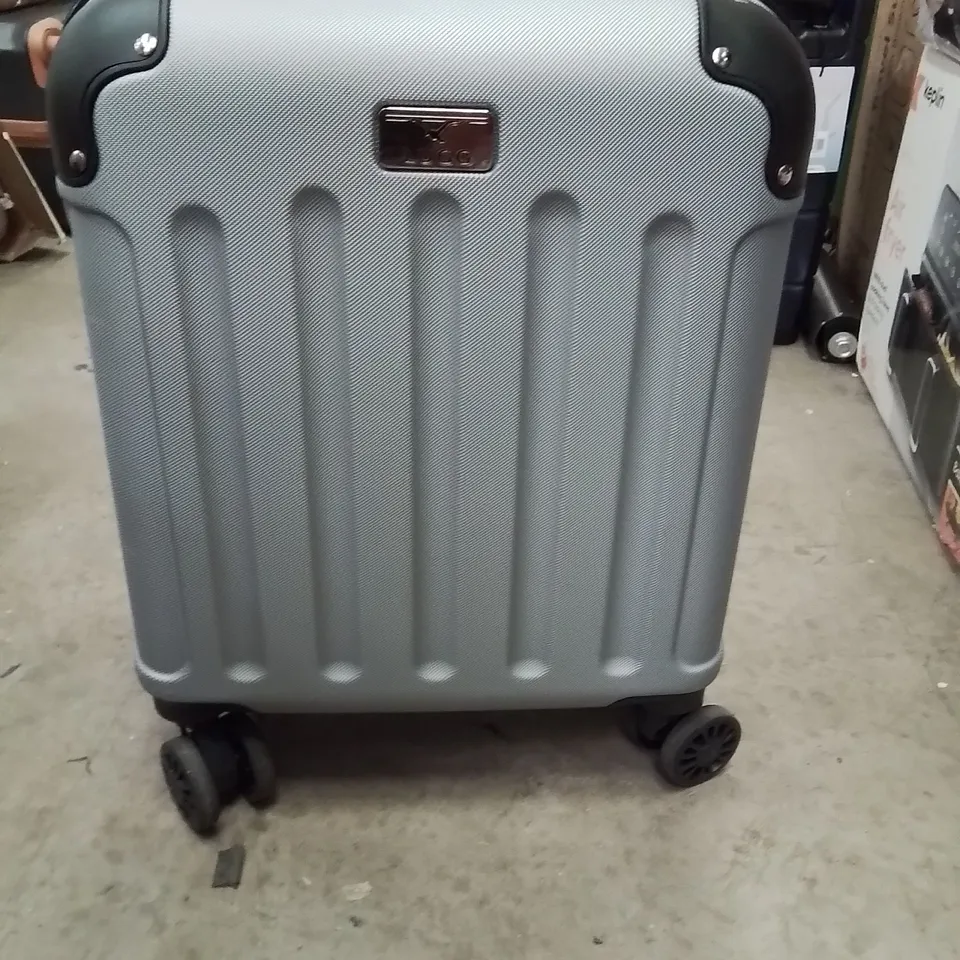 LUGG JETSET CABIN BAG SILVER 
