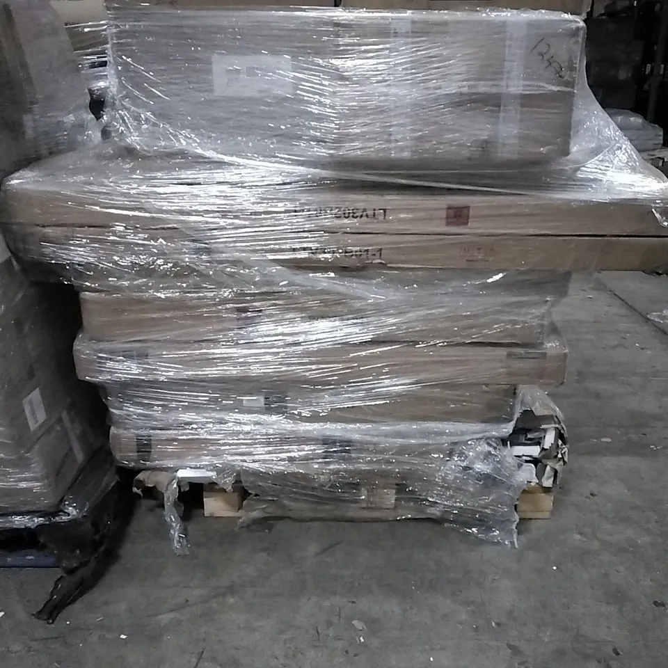 PALLET OF HOUSEHOLD ITEMS TO INCLUDE OFFICE CHAIR,  GARMENT RACK, SUN LOUNGER AND OTHER ASSORTED ITEMS...