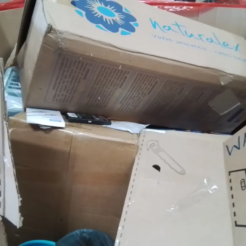 PALLET OF ASSORTED HOUSEHOLD GOODS AND PRODUCTS TO INCLUDE;DESK MAT,MATTRESS,WATERGUN
