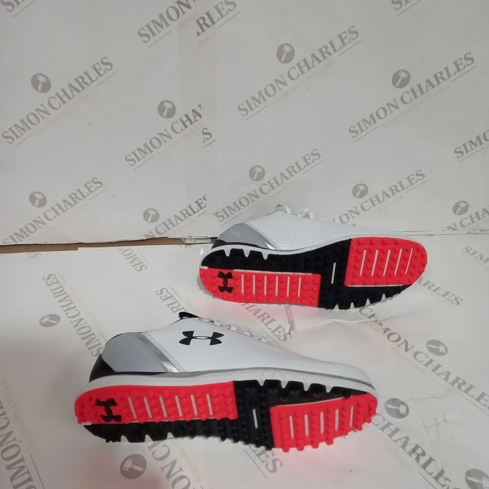 UNBOXED PAIR OF UNDER ARMOUR GOLD WHITE SHOES SIZE UK 8