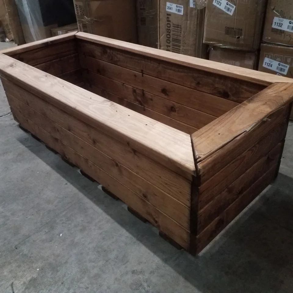 RECTANGULAR WOODEN PLANTER