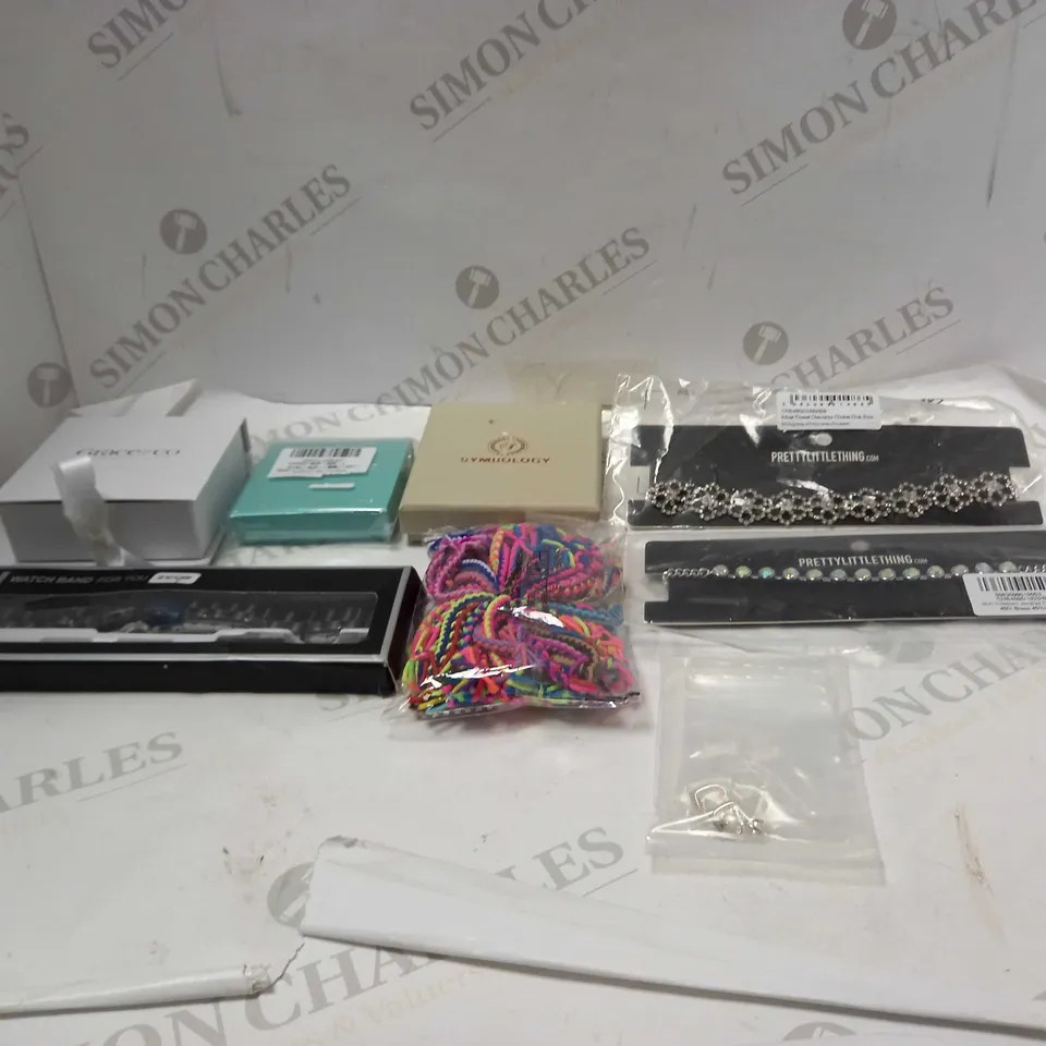 LOT OF ASSORTED JEWELLERY AND WATCHES AND ACCESSORIES TO INCLUDE NECKLACES, EARRINGS AND WATCH STRAPS