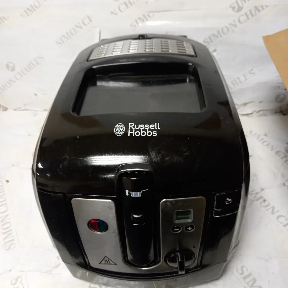 RUSSELL HOBBS DIGITAL DEEP FRYER