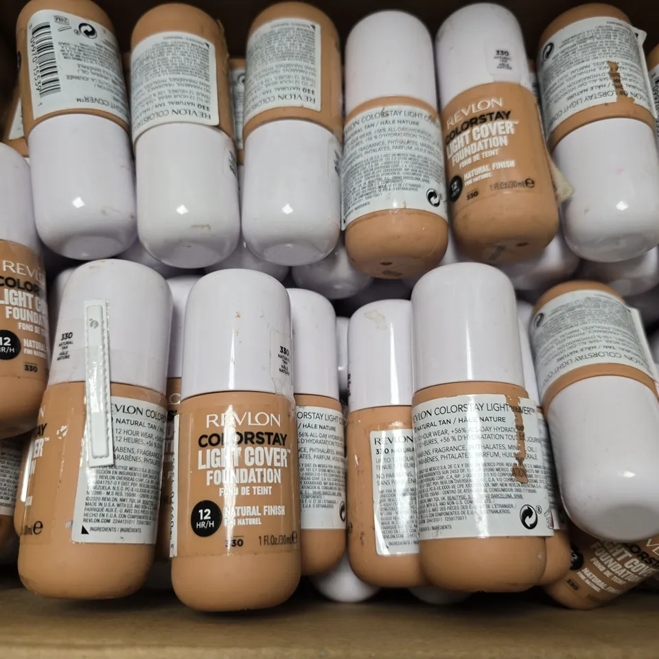 BOX OF APPROXIMATELY 75 REVLON COLORSTAY LIGHT COVER FOUNDATION 330 NATURAL TAN 