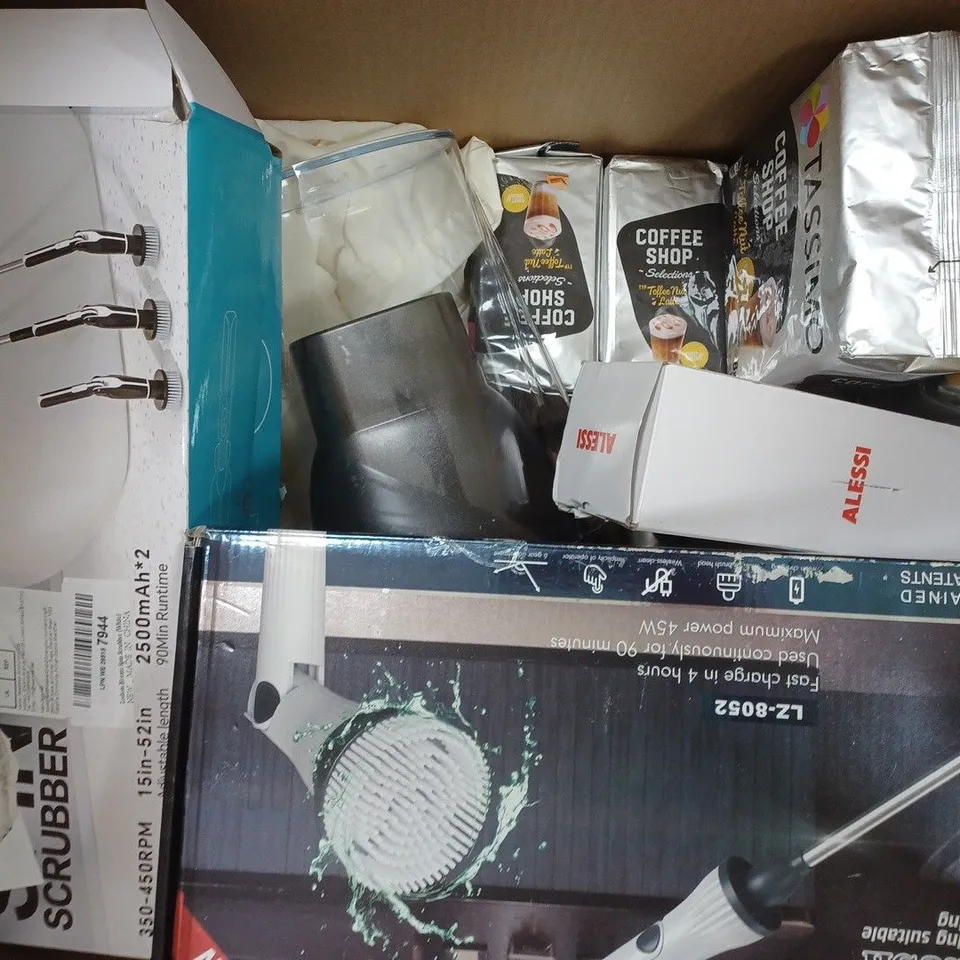 BOX OF APPROXIMATELY 15 ASSORTED HOUSEHOLD ITEMS TO INCLUDE LED STRIP LIGHT, VACUUM TRAVEL MEG, TASSIMO PACK OF 8 TOFFEE NUT LATTE, ETC