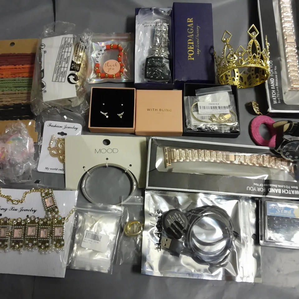 LOT OF ASSORTED JEWELLERY AND WATCH ITEMS TO INCLUDE POEDAGAR WATCHES, EARRINGS, NECKLACES AND RINGS