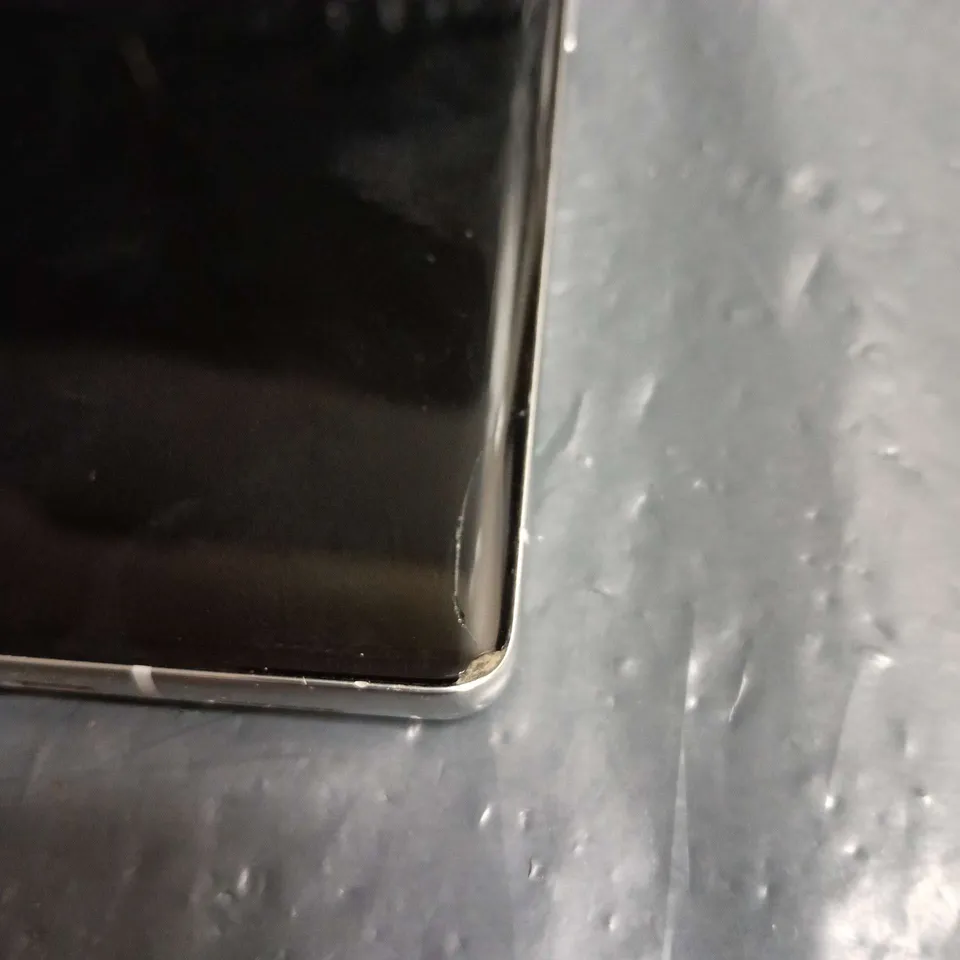 GOOGLE PIXEL 7 PRO 256GB UNLOCKED - WHITE