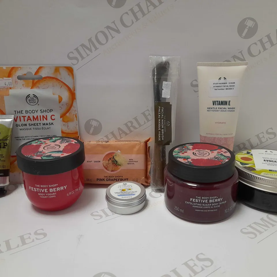 LOT OF APPROX 8 ASSORTED THE BODY SHOP PRODUCTS TO INCLUDE BODY YOGURT, SOAP, BODY SCRUB, ETC 