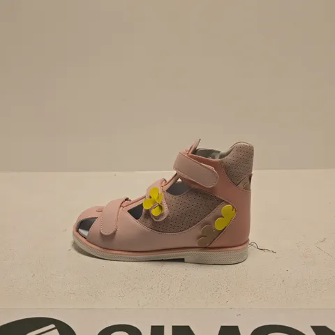 PRINCESS PARD GIRLS' PINK SANDALS WITH VELCRO STRAPS AND FLOWER APPLIQUÉS SIZE EU 34
