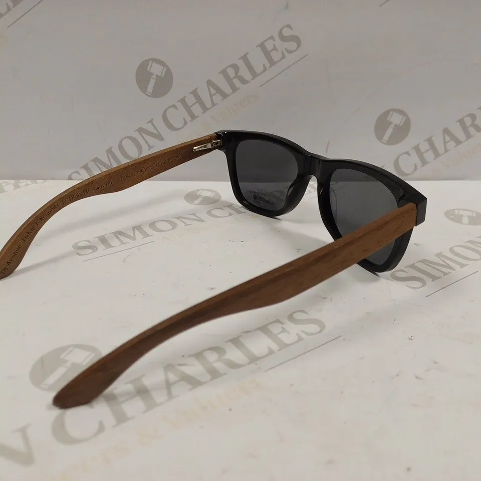 DUCO 38TH AVENUE JOHN F KENNEDY WOOD & PLASTIC GLASSES WITH CASE