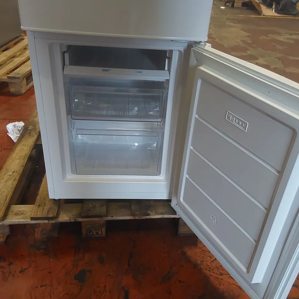 LOGIK L50BW23 60/40 FRIDGE FREEZER - WHITE