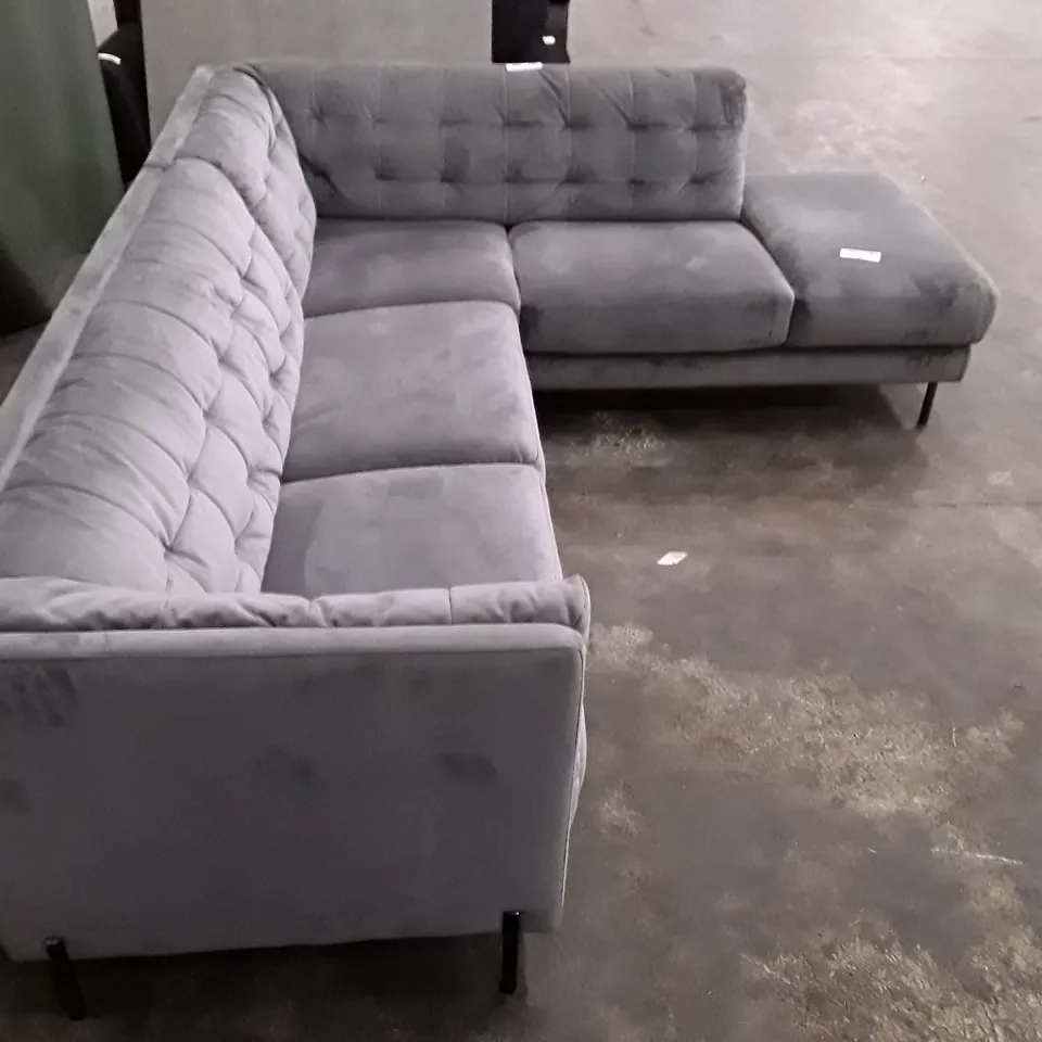 DESIGNER CORNER SOFA WITH RHF CHAISE - GREY FABRIC