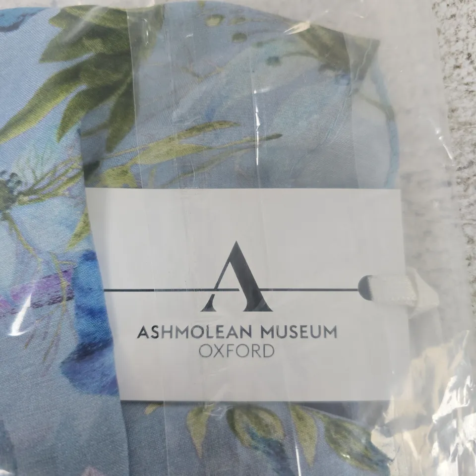 FLORAL PRINT SCARF – BLUE WITH LARGE FLOWERS (ASHMOLEAN MUSEUM OXFORD TAG)
