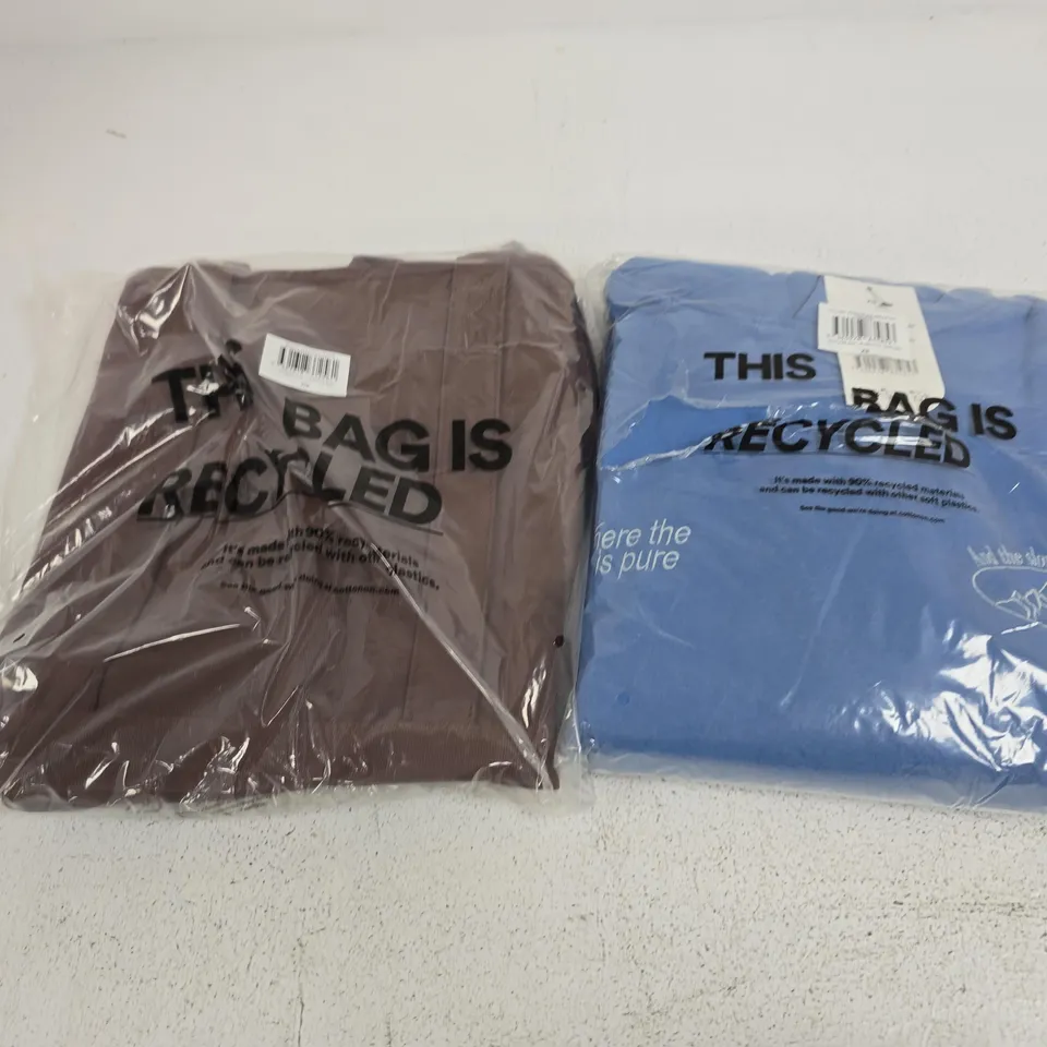 APPROXIMATELY 16 ASSORTED CLOTHING ITEMS IN VARIOUS SIZES, COLOURS & STYLES TO INCLUDE GRAPHIC HOODIE, BODY CANVAS TOTE, ETC