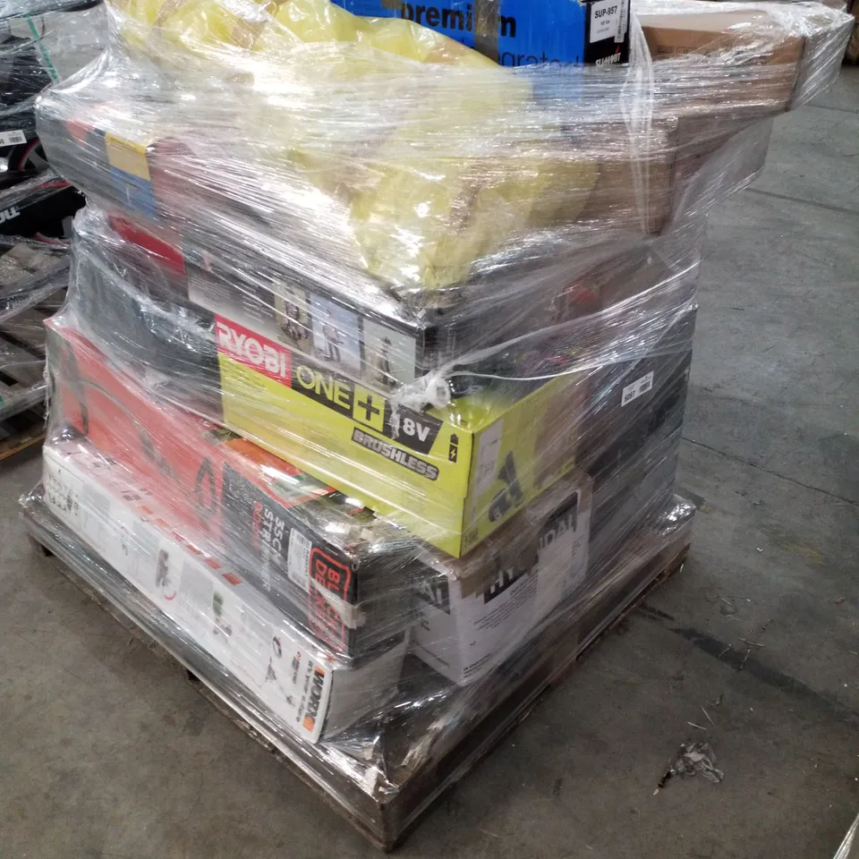 PALLET OF APPROXIMATELY 17 UNPROCESSED RAW RETURN HOUSEHOLD AND ELECTRICAL GOODS TO INCLUDE;