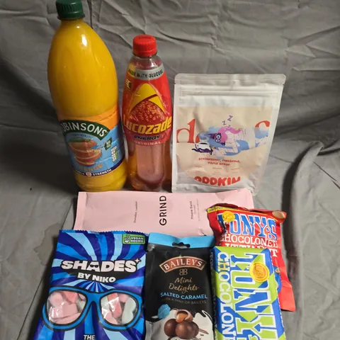 APPROXIMATELY 5 ASSORTED FOOD &DRINK ITEMS TO INCLUDE - LUCOZADE, SWEETS AND CHOCOLATE  - COLLECTION ONLY