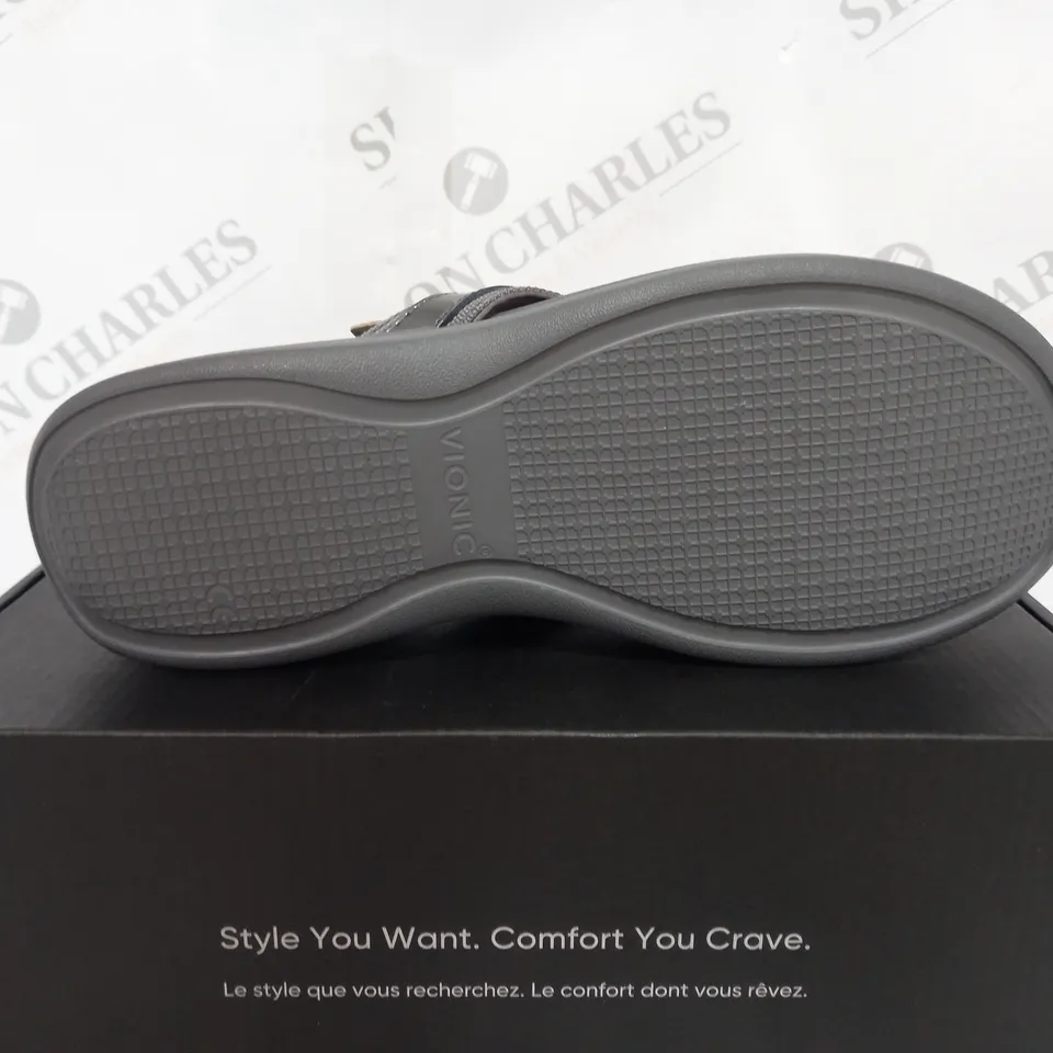 VIONIC PLATFORM OPEN TOE SANDAL IN GREY - SIZE 7