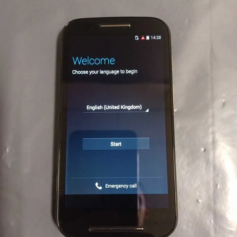 BOXED MOTOROLA MOTO E PHONE IN BLACK - XT1021