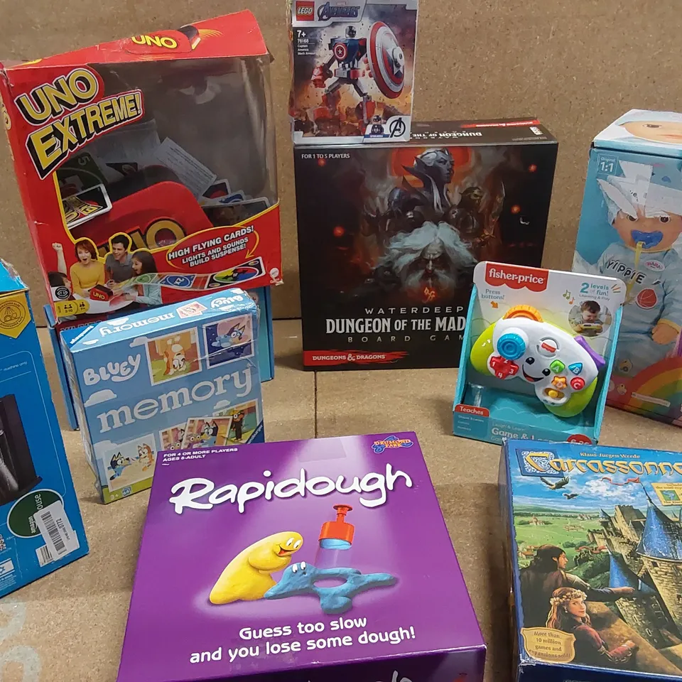 BOX OF APPROXIMATELY 10 BOXED TOYS TO INCLUDE: RAPIDOUGH, UNO EXTREME, DUNGEON OF THE MAD MAGE GAME, BABY BORN DOLL ETC.