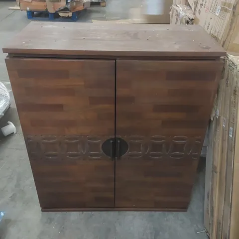 DESIGNER WOODEN 2 DOOR SIDEBOARD - DAMAGED 