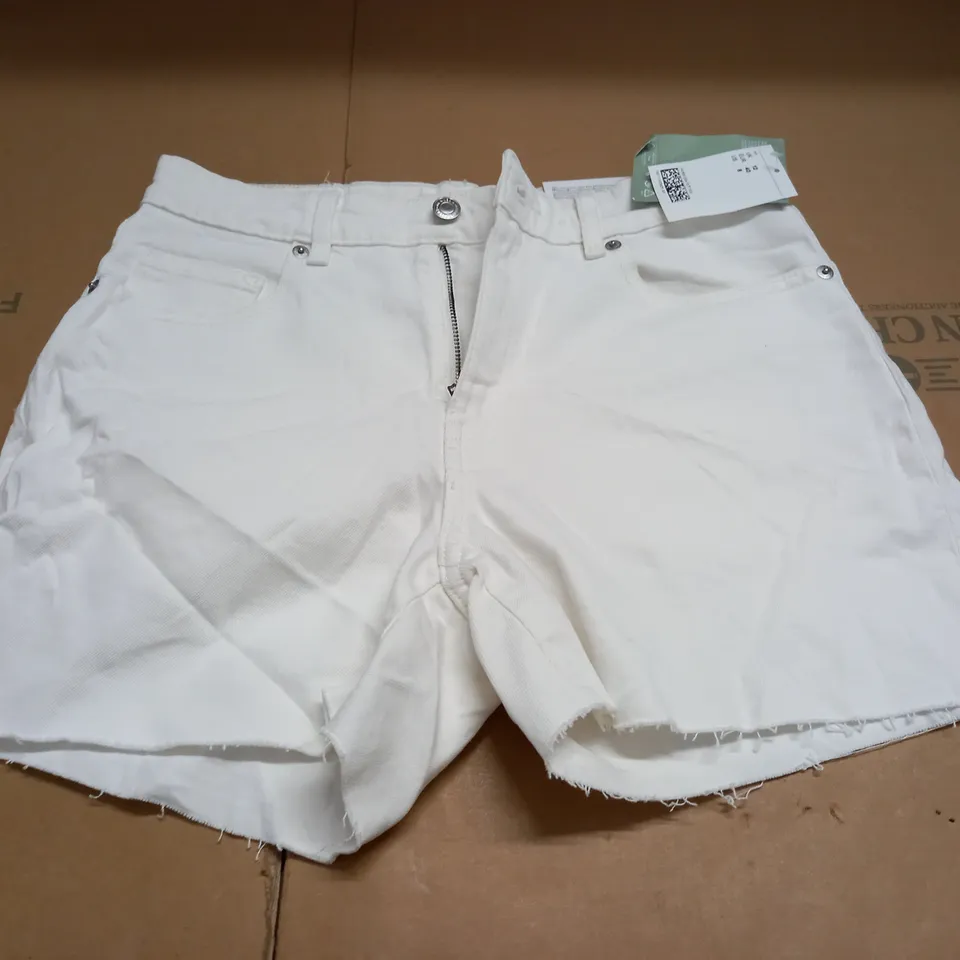 H&M HIGH WAIST WHITE DENIM SHORTS - UK 12