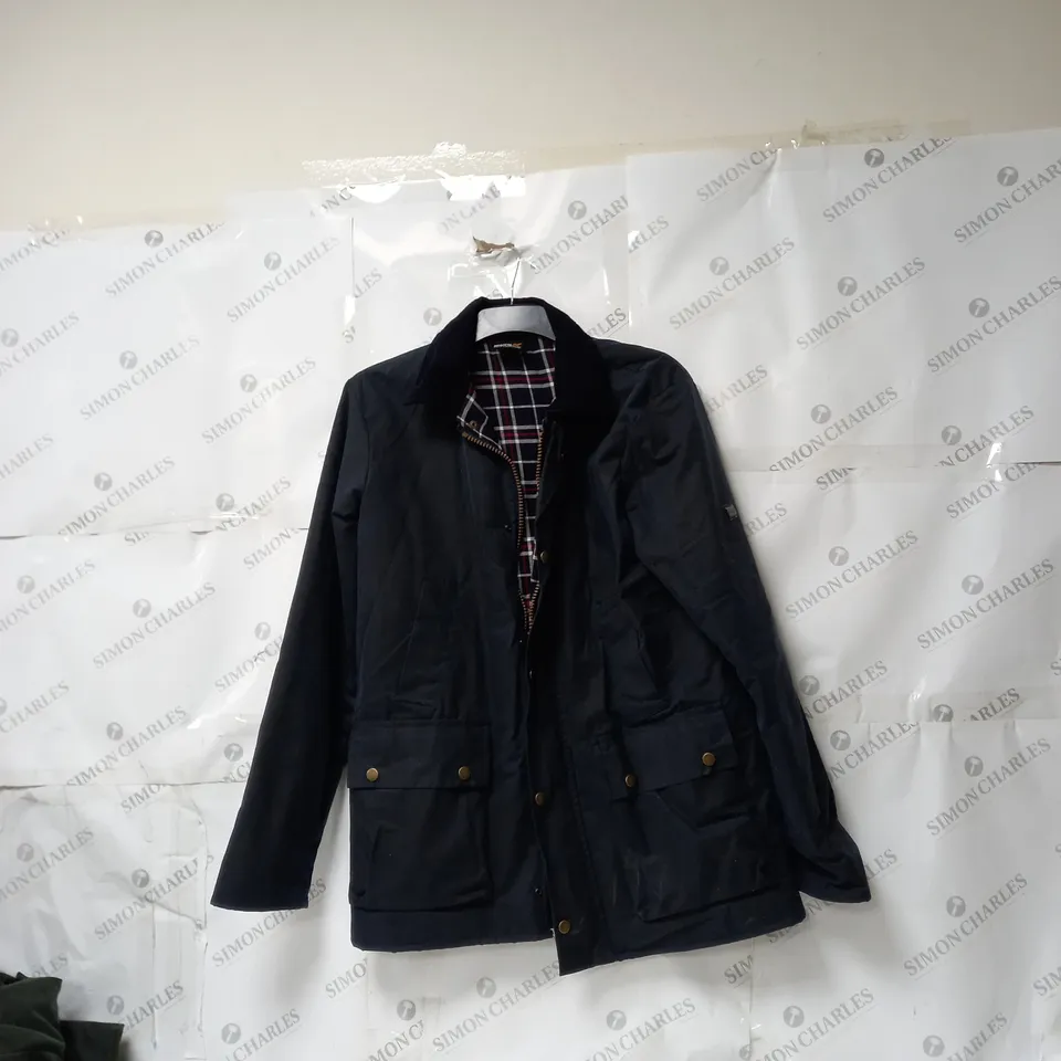 MENS REGATTA COATS IN BLUE, BLACK AND GREEN