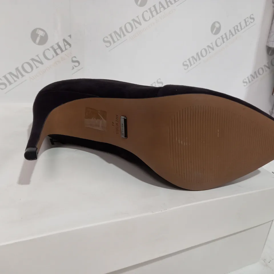 BOXED REISS SUEDE CHOCOLATE BOOT HEELS - SIZE 7
