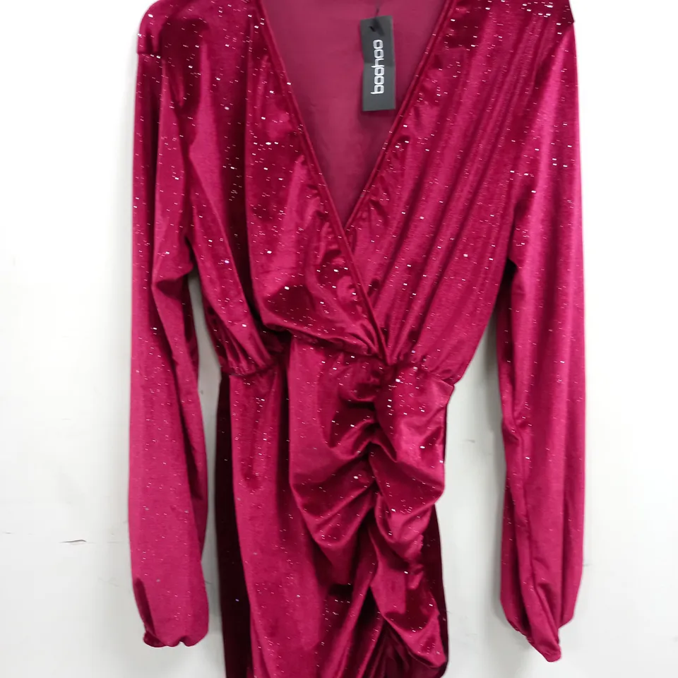 BOOHOO PLUS GLITTER VELVET RUCHED BODYCON DRESS - 18