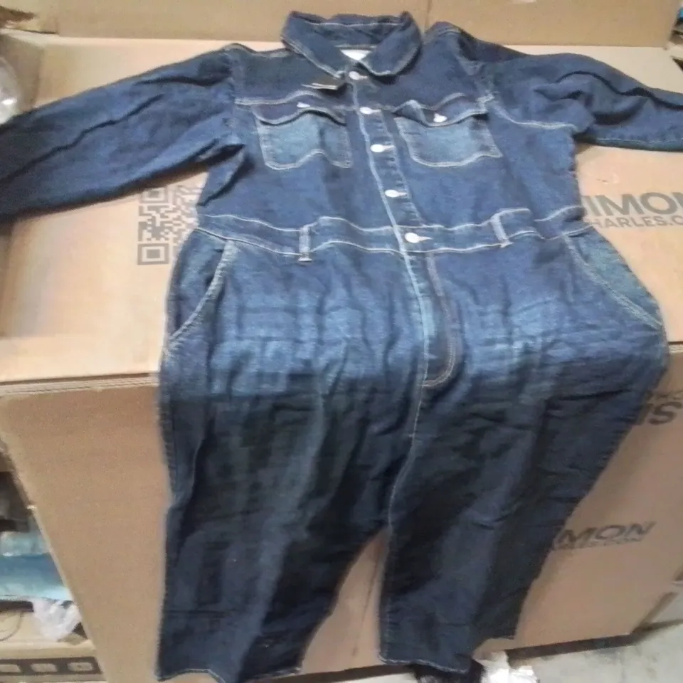 BOXED BRAND NEW APPROXIMATELY 4 JD WILLIAMS DENIM JUMPSUIT INDIGO SIZE 20