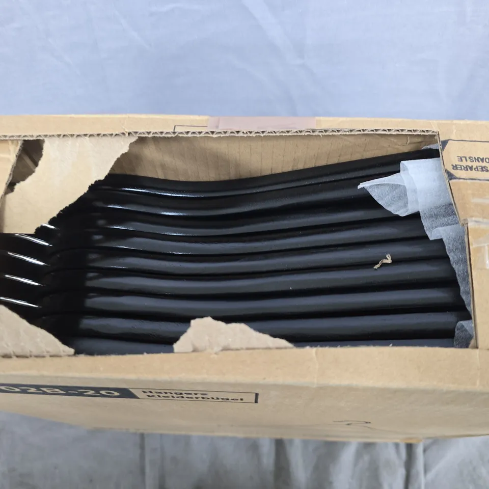 LARGE QUANTITY OF CLOTHING HANGERS