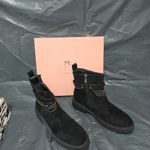 BOXED PAIR OF MODA IN PELLE ASTELLA BLACK ALCANTARA CHUNKY CLEATED ANKLE BOOT SIZE 39