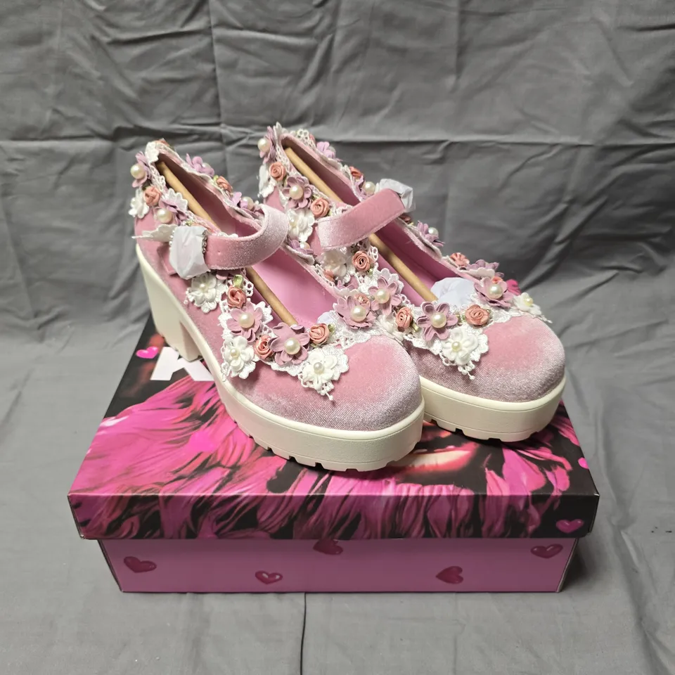 BOXED PAIR OF KOI TIRA PINK MARY JANES FAIRY POWDER EDITION SHOES - 6