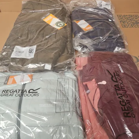 APPROXIMATELY 14 BRAND NEW REGATTA KIDS CLOTHING ITEMS IN VARIOUS SIZES, STYLES AND COLOURS TO INCLUDE HOODED MARIZION, JUNIOR CAMBRIE, HILLAIN, ETC 