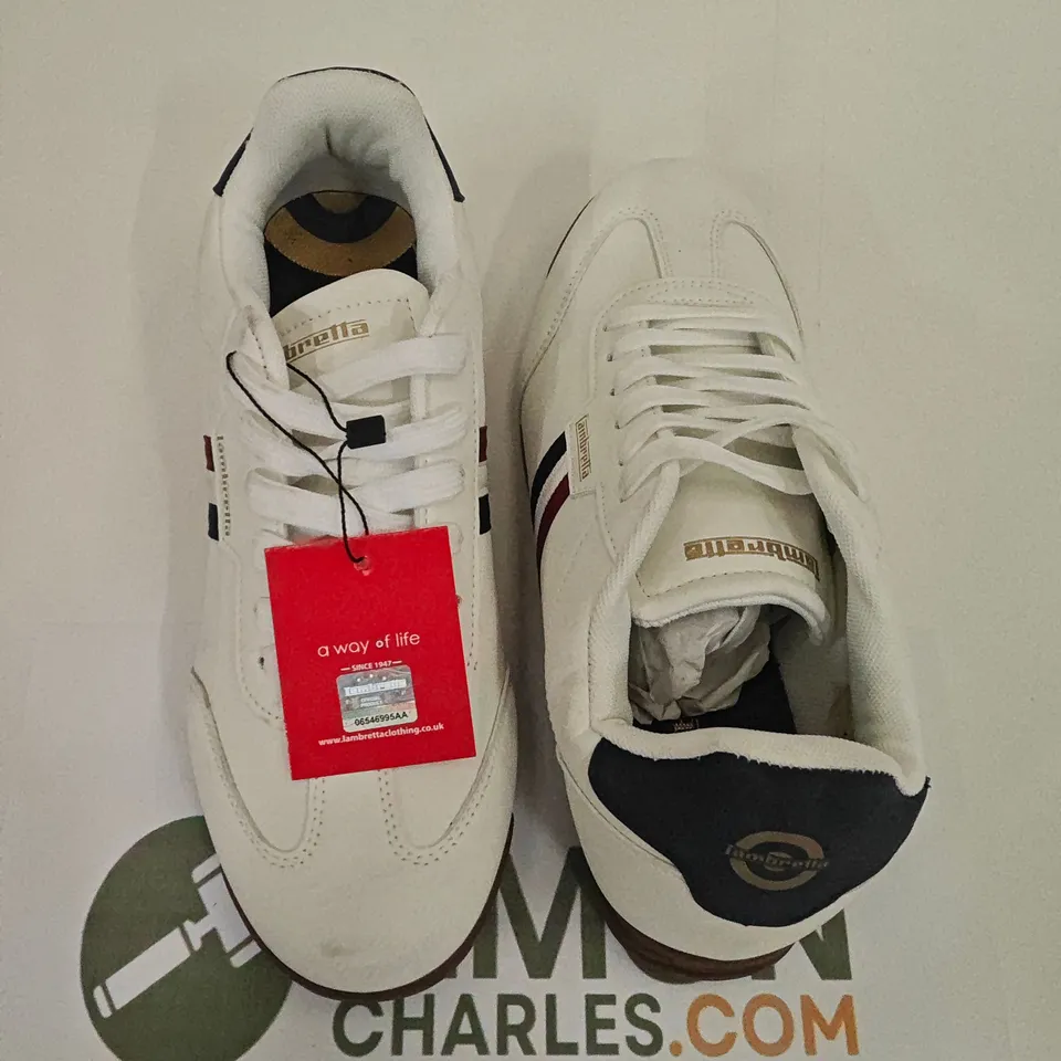 LAMBRETTA WHITE TRAINERS - UK 7