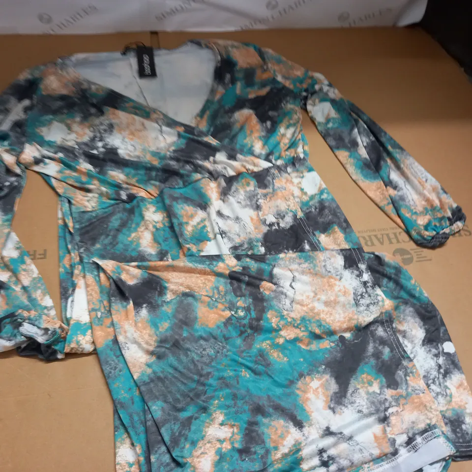 BOOHOO PLUS TIE DYE SLINKY WRAP MIDI DRESS - 16