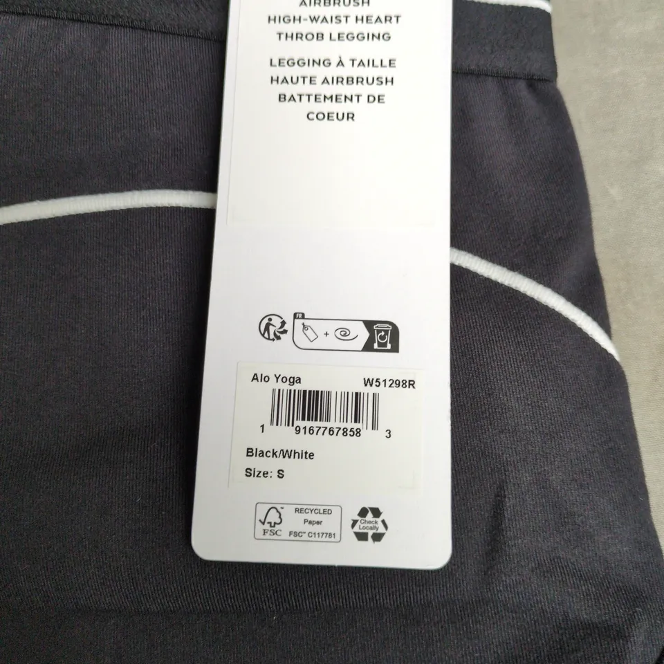 ALO YOGA HIGH-WAIST HEART THROB LEGGING – BLACK/WHITE, SIZE S (W51298R)