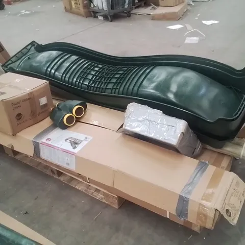PALLET OF ASSORTED PLUM OUTDOOR PLAY PARTS AND PIECES