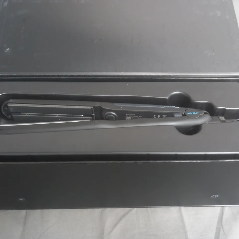 BOXED REVAMP PROGLOSS STEAMCARE CERAMIC STRAIGHTENERS 