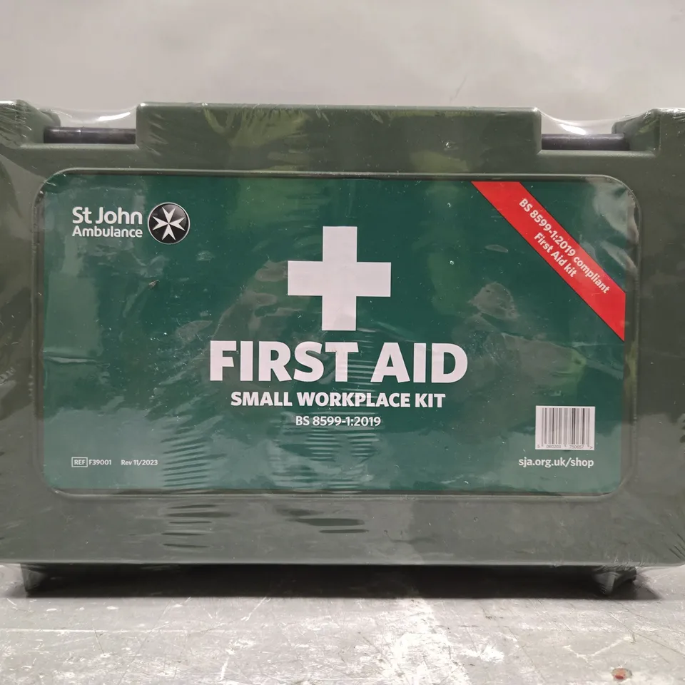 FIRST AID SMALL WORKPLACE KIT