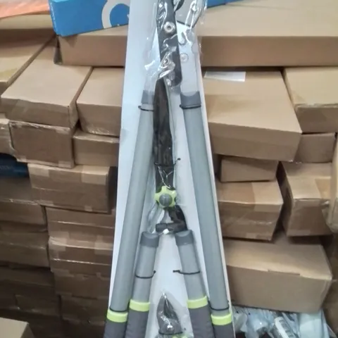 PALLET CONTAINING LARGE QUANTITY OF BRAND NEW GARDEN SHEER SETS