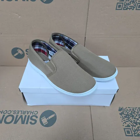 CHARLES SOUTHWELL BRETT TAUPE SLIP-ON SHOES – UK 8