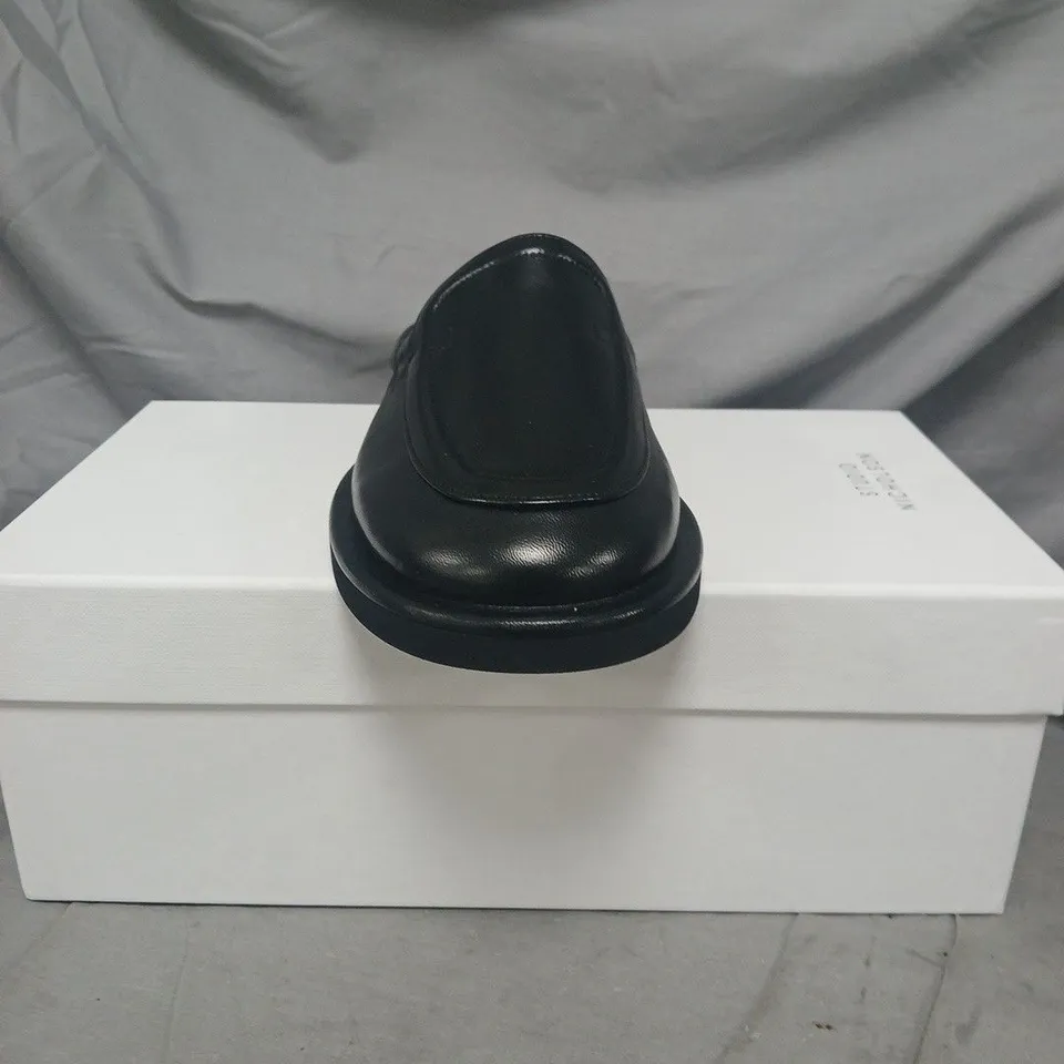 BOXED STUDIO NICHOLSON BLACK LEATHER SLIP-ON LOAFERS – SIZE  EU 38