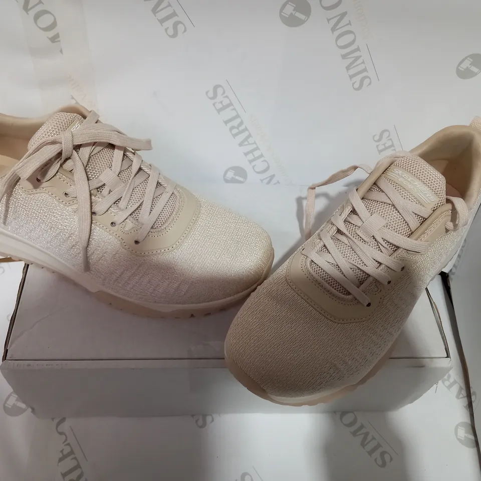 BOXED PAIR OF SKECHERS NATURAL TRAINERS - SIZE 6