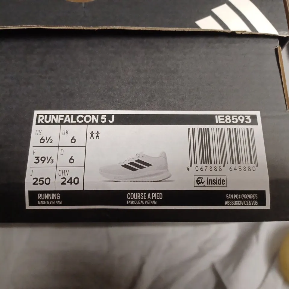 BOXED PAIR OF ADIDAS RUNFALCON 5 J WHITE SNEAKERS –  UK 6